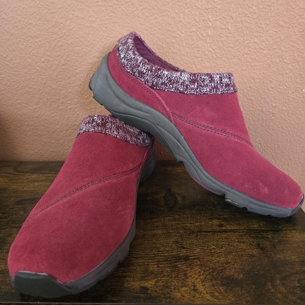 NWOT Vionic Red Suede Clog/Mule w/Knit Trim 9